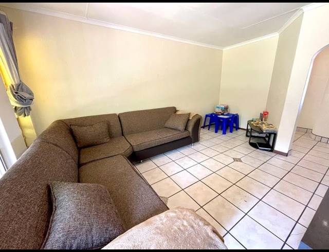 3 BEDROOM HOUSE FOR SALE IN KENMARE